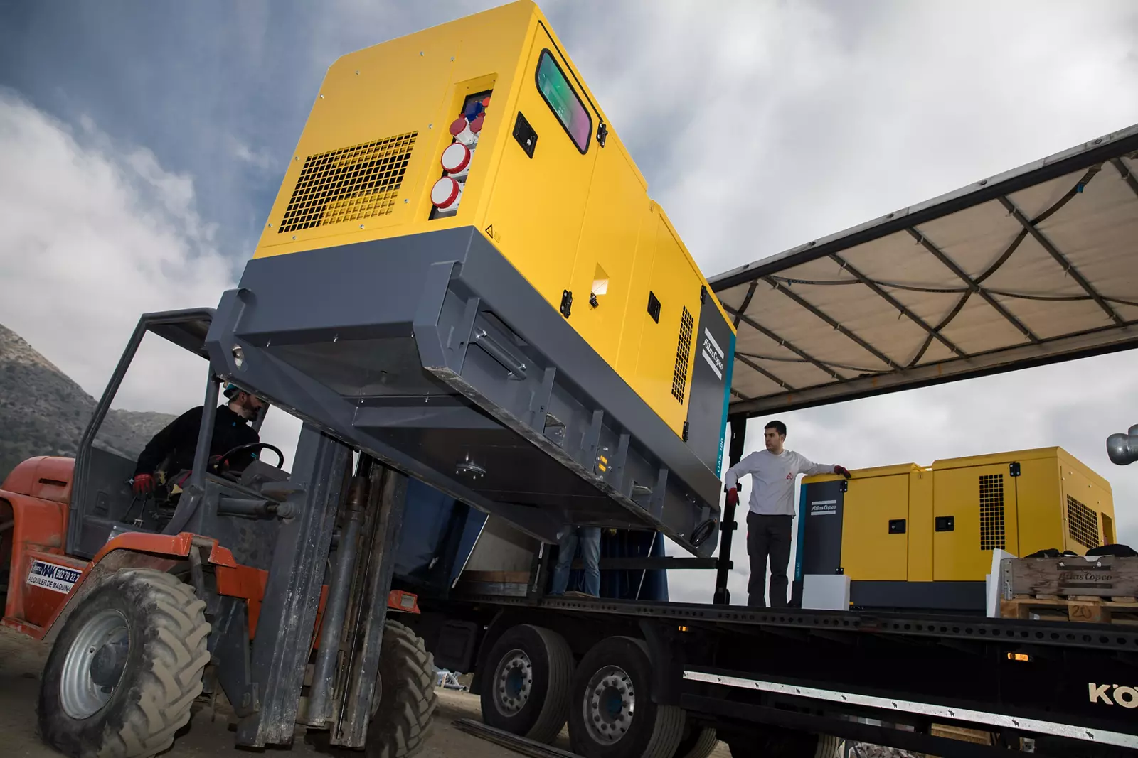 Air Compressors for Logistics & Distribution